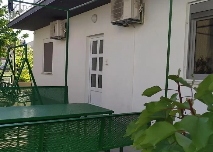 Mit Terrasse By Interhome Lejlighed Split